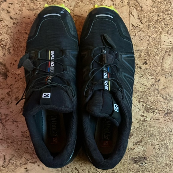 Men’s trail running shoes in excellent condition - Picture 1 of 5